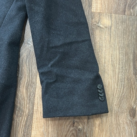 Jos. A. Bank Men's Top Coat 3 Button Size R48 Really Dark Gray front pockets - Picture 2 of 16